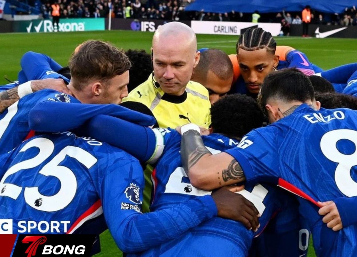 Áp lực bủa vây và tương lai của nghi thức hội ý tại Chelsea